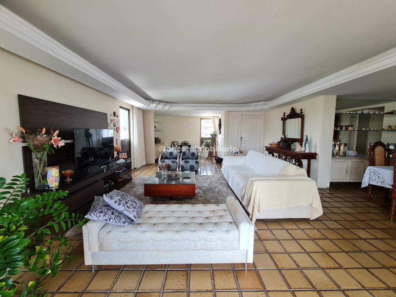 Apartamento à venda no Graças: 
