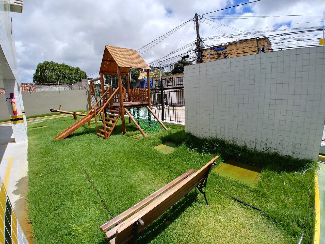 Apartamento para aluguel no Cordeiro: 