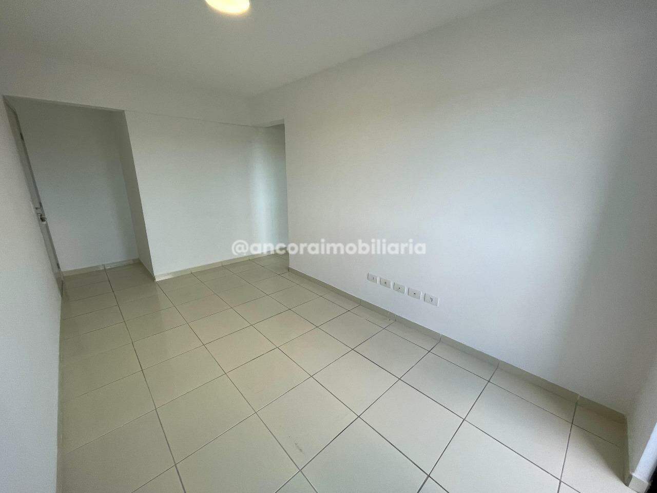 Apartamento para aluguel no Cordeiro: 