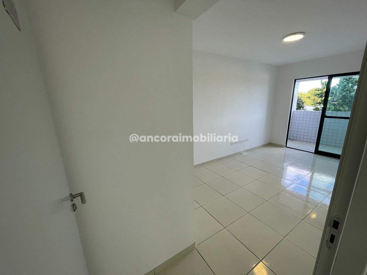 Apartamento para aluguel no Cordeiro: 
