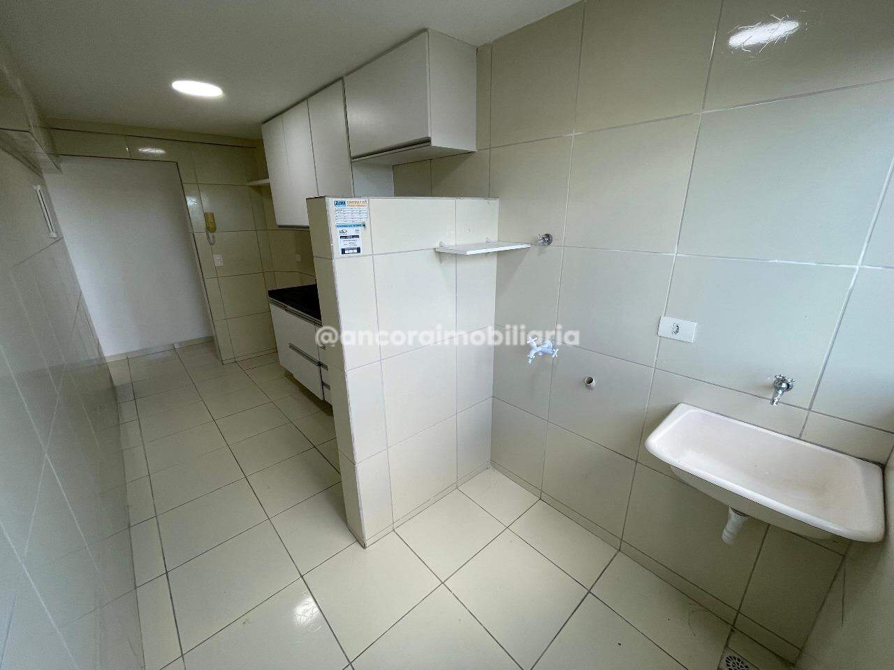Apartamento para aluguel no Cordeiro: 