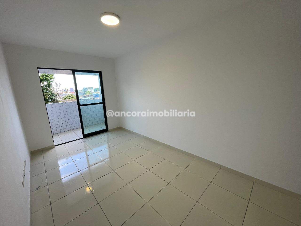 Apartamento para aluguel no Cordeiro: 
