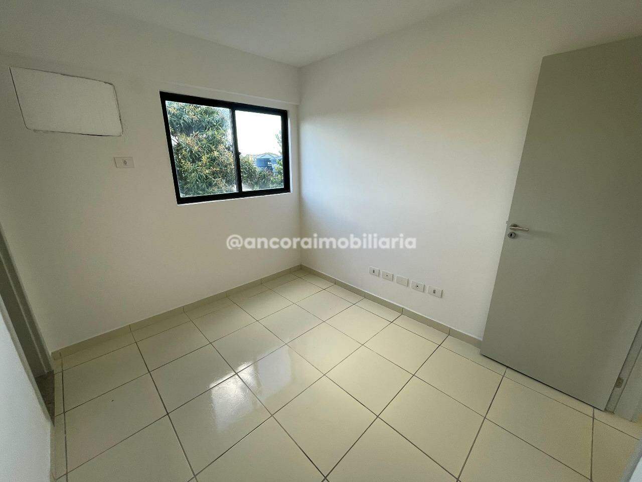 Apartamento para aluguel no Cordeiro: 