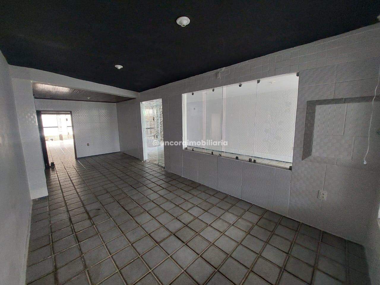 Casa à venda no Cordeiro: