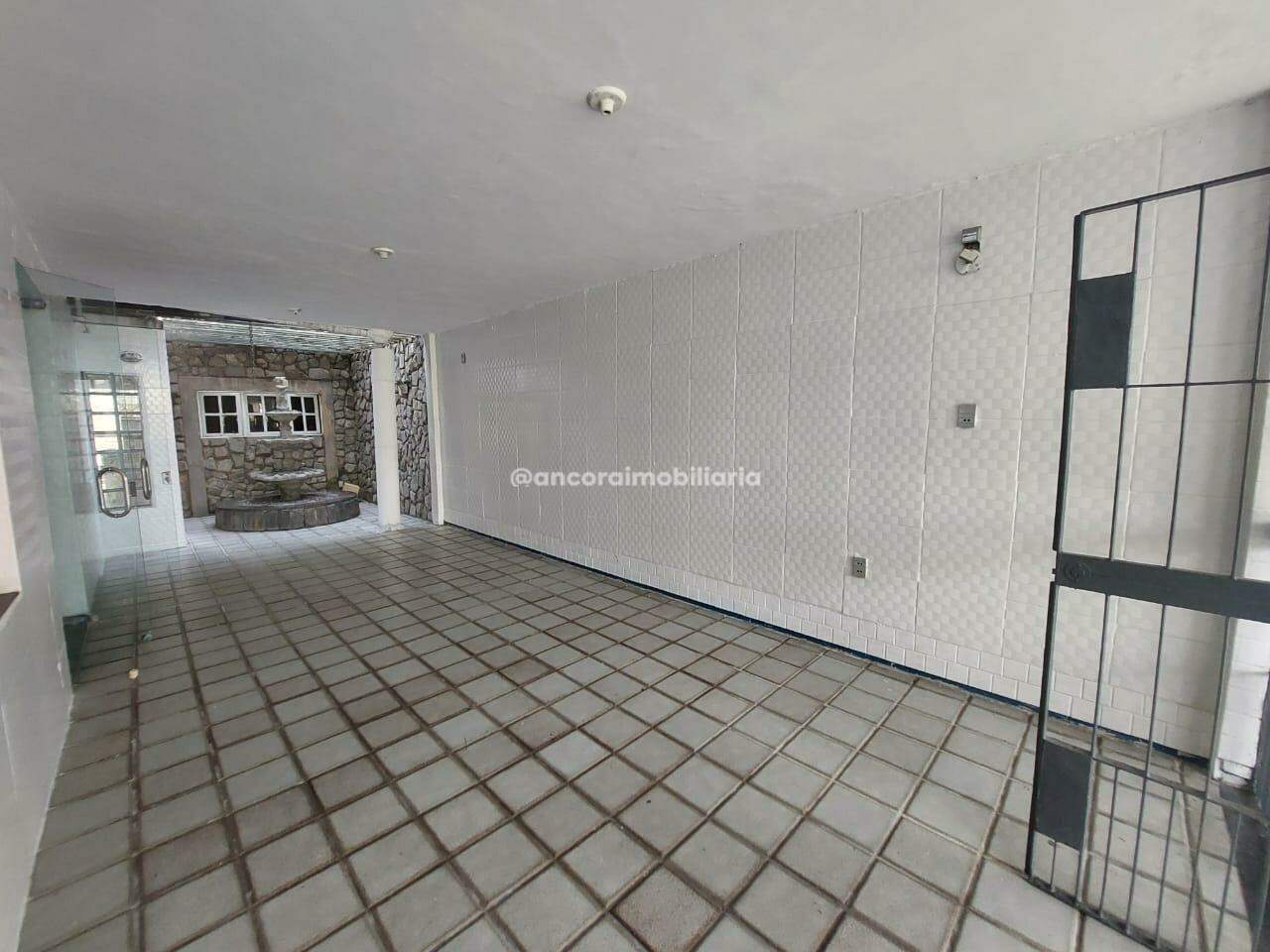 Casa à venda no Cordeiro:
