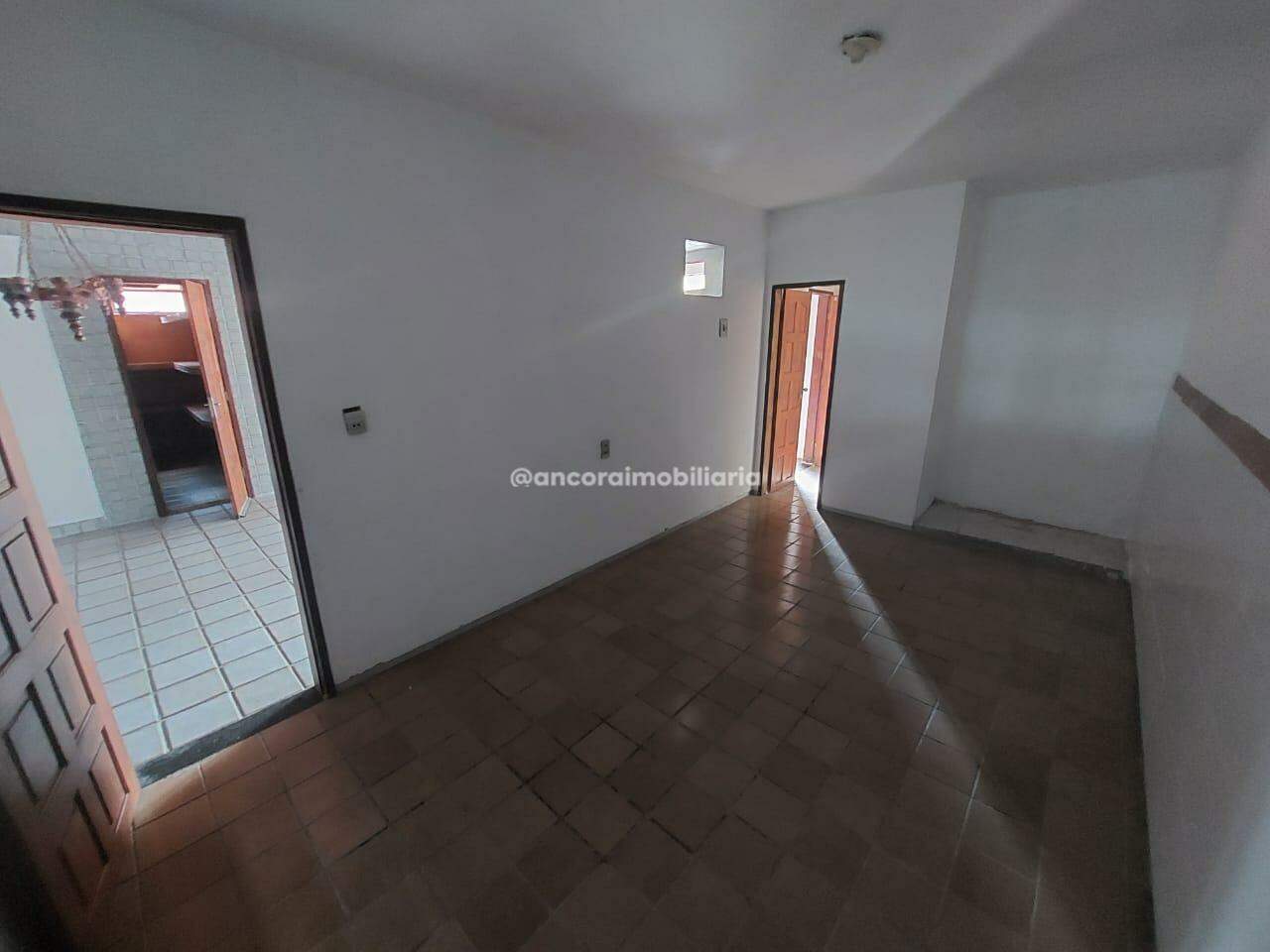 Casa à venda no Cordeiro: