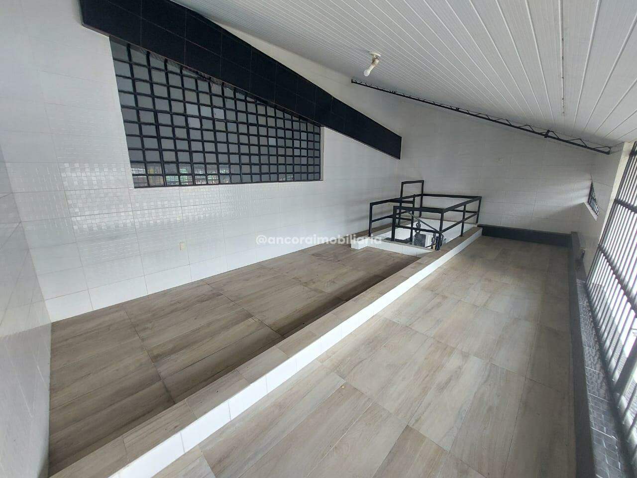 Casa à venda no Cordeiro: