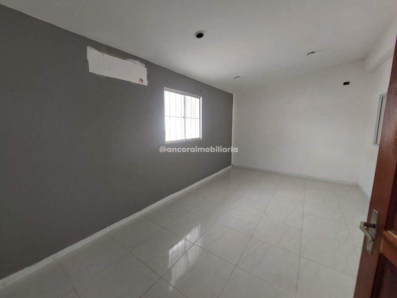 Casa à venda no Cordeiro: