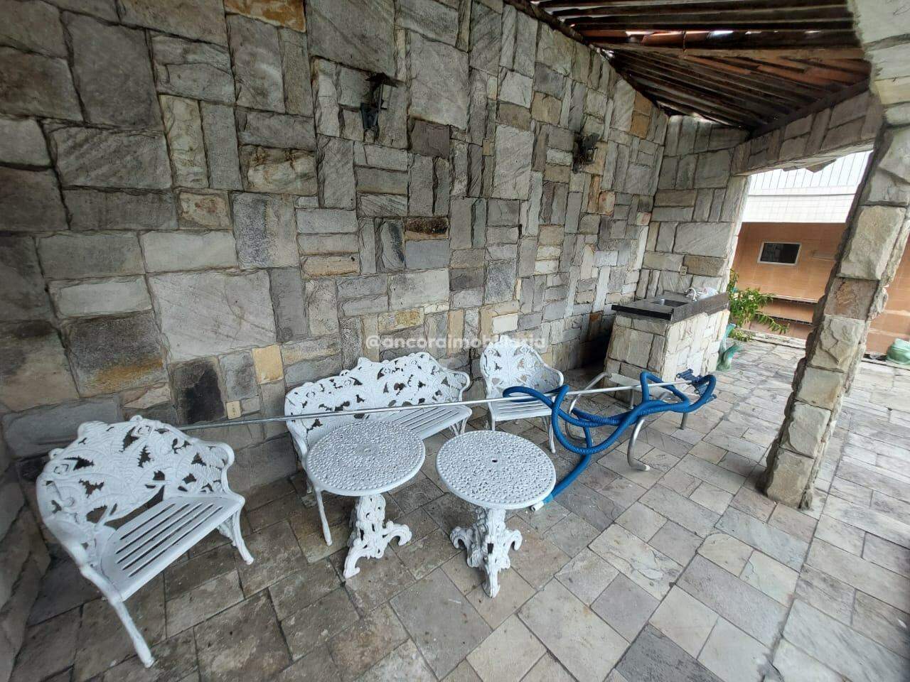 Casa à venda no Cordeiro:
