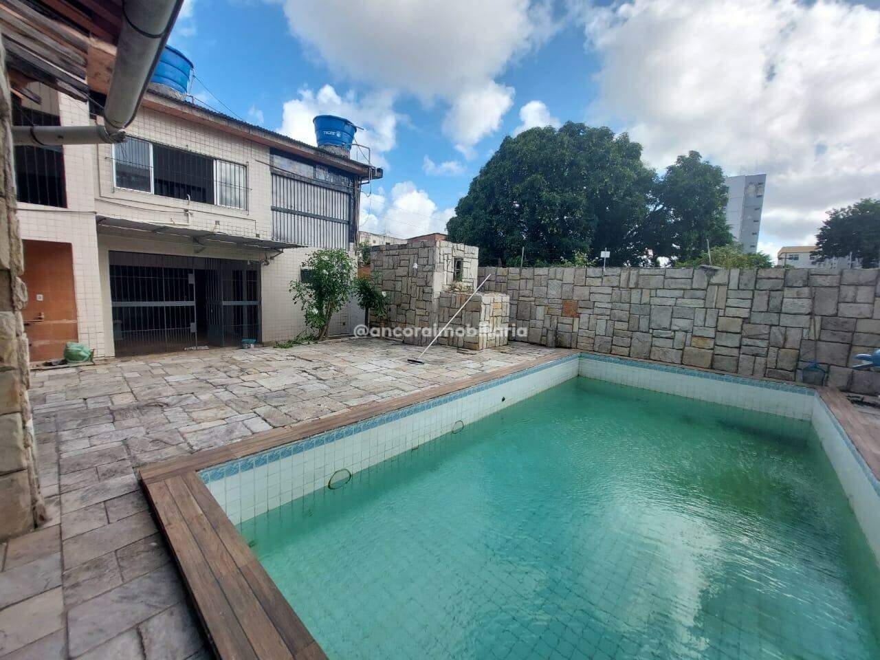 Casa à venda no Cordeiro: