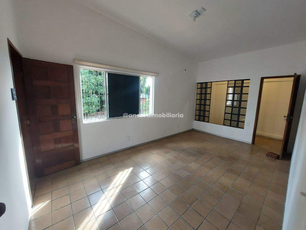 Casa à venda no Cordeiro: