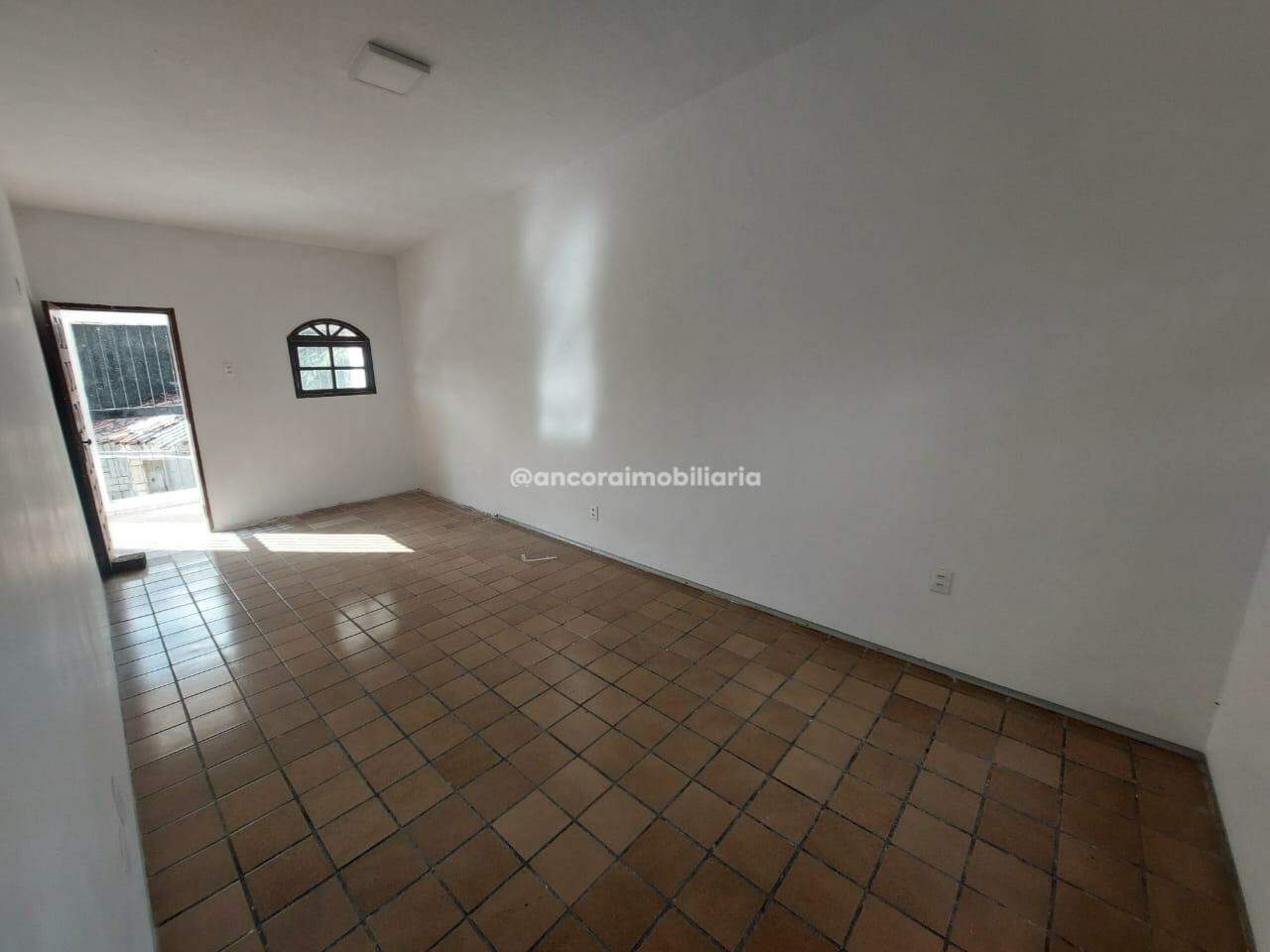 Casa à venda no Cordeiro: