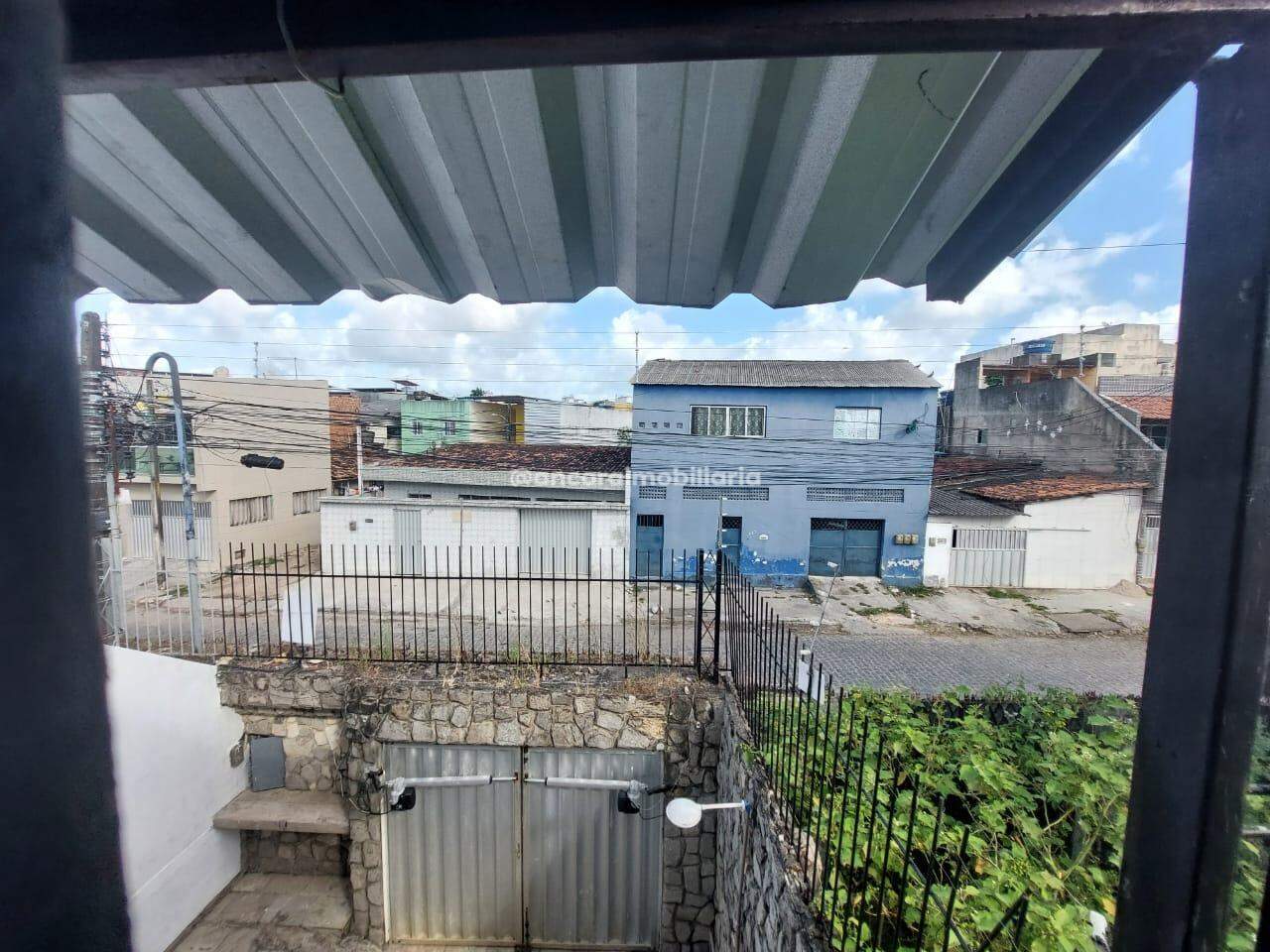 Casa à venda no Cordeiro: