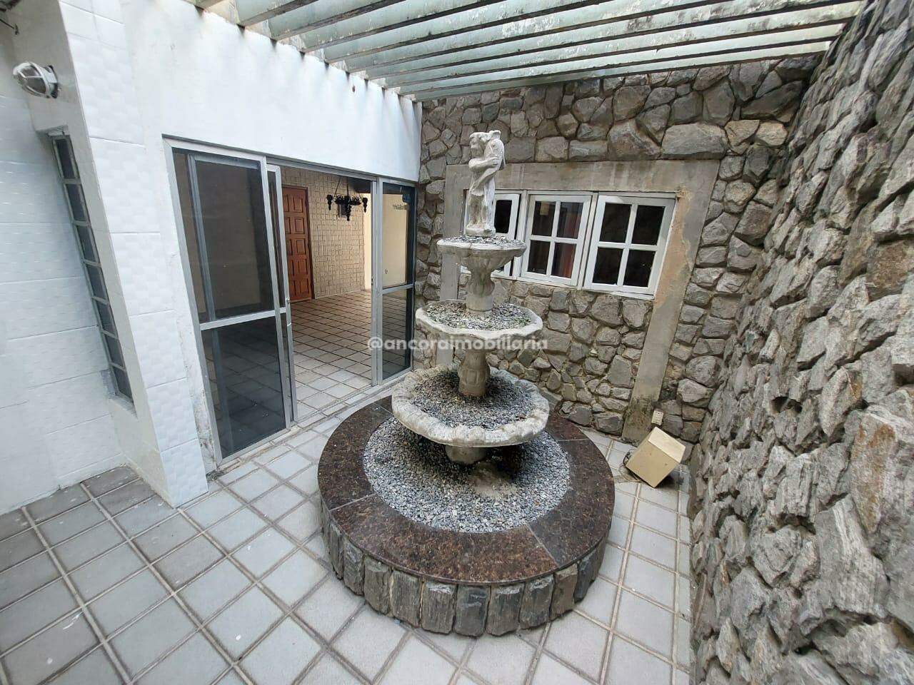 Casa à venda no Cordeiro: