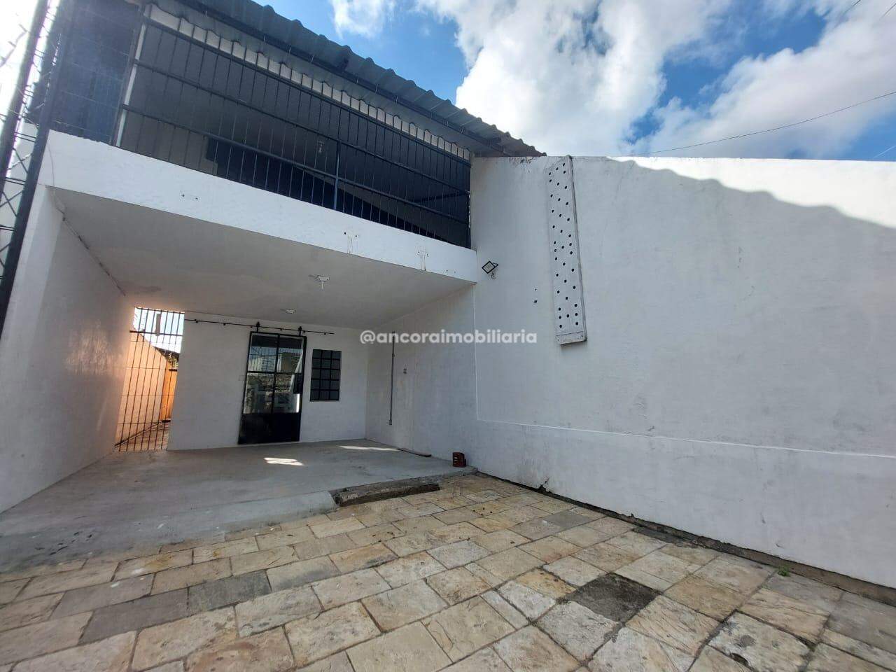 Casa à venda no Cordeiro: