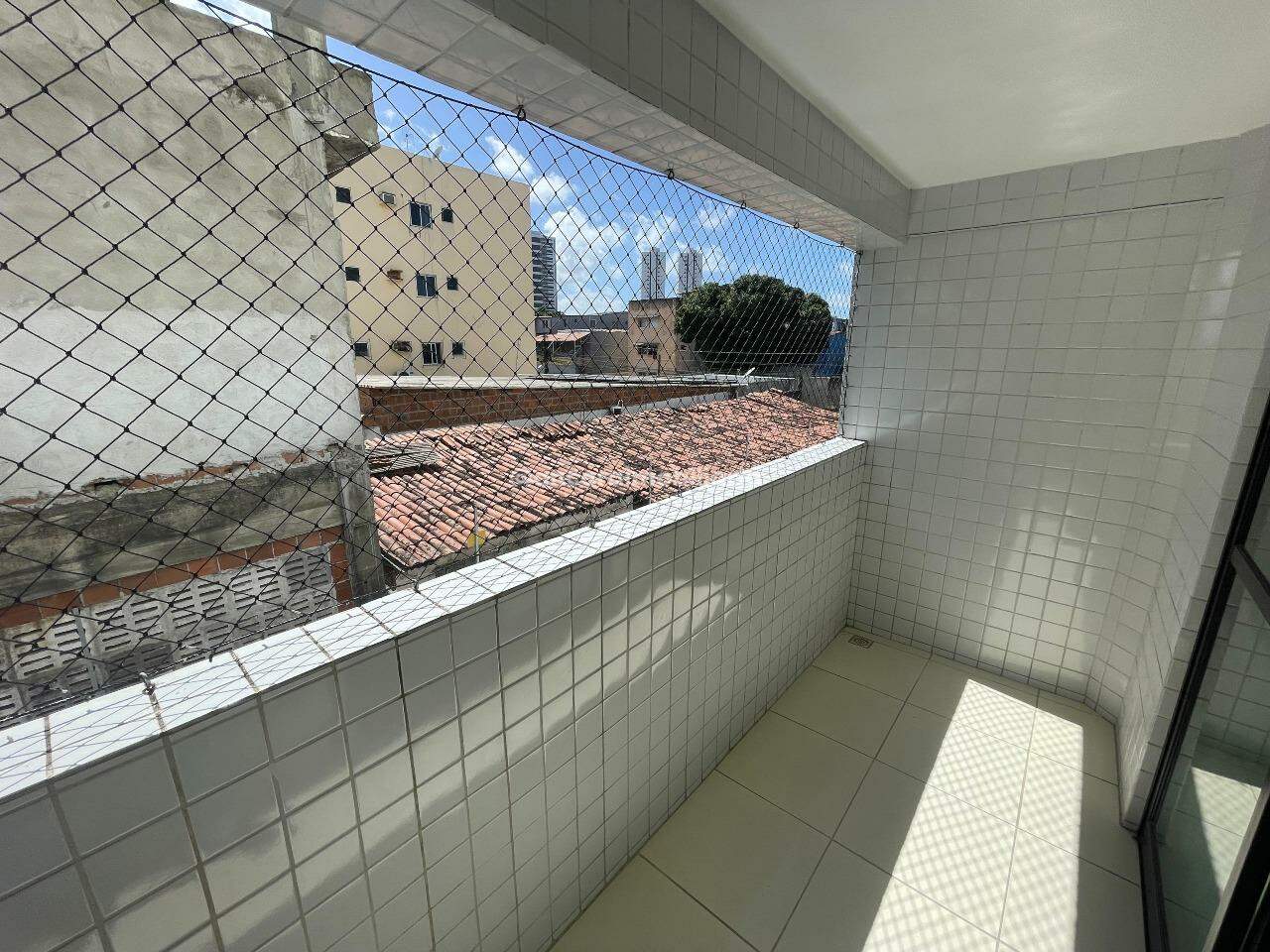 Apartamento para aluguel no Cordeiro: 