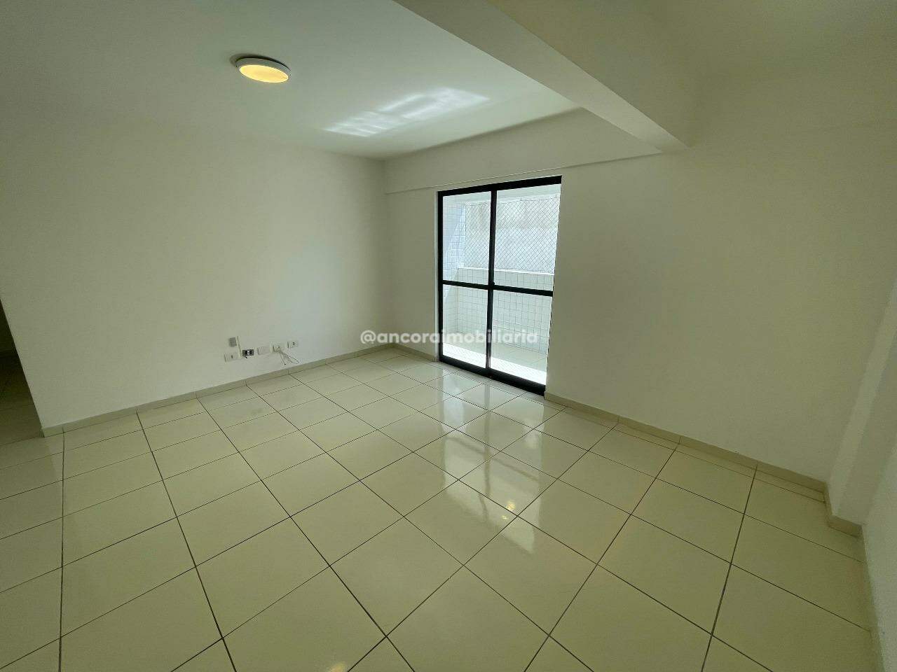 Apartamento para aluguel no Cordeiro: 