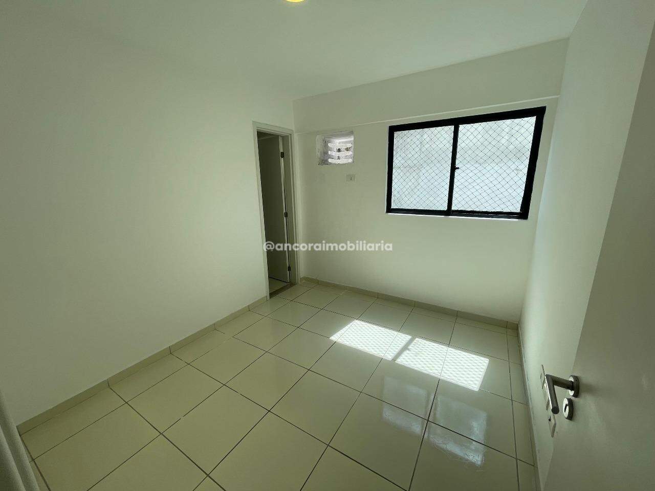 Apartamento para aluguel no Cordeiro: 