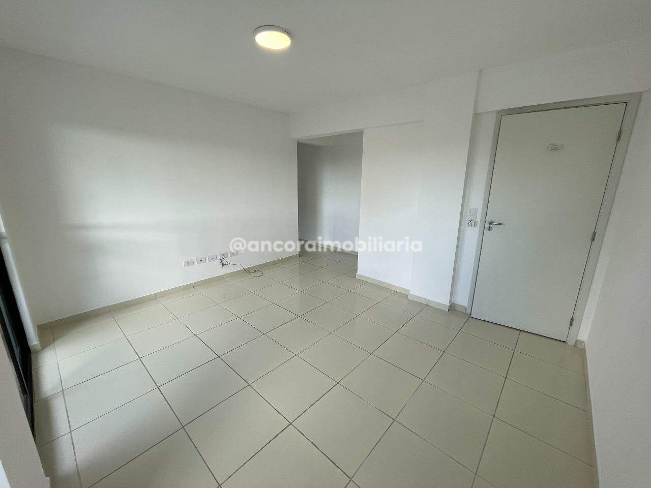 Apartamento para aluguel no Cordeiro: 