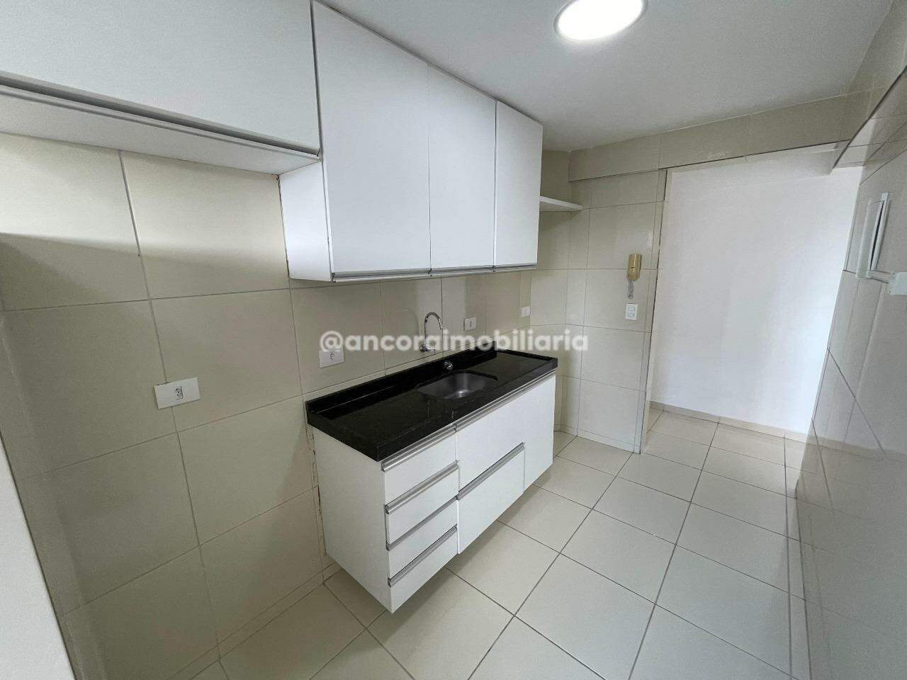 Apartamento para aluguel no Cordeiro: 