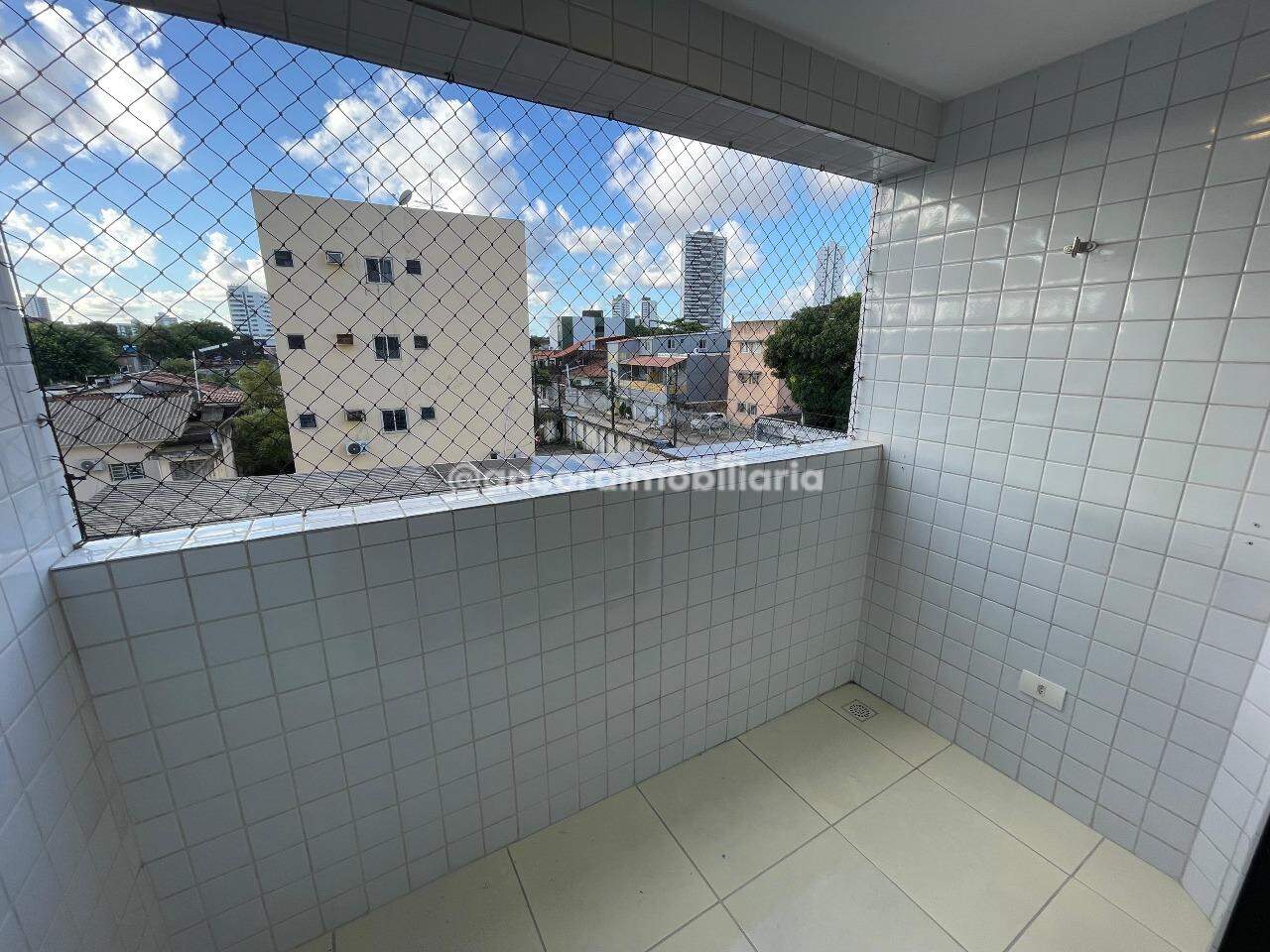 Apartamento para aluguel no Cordeiro: 