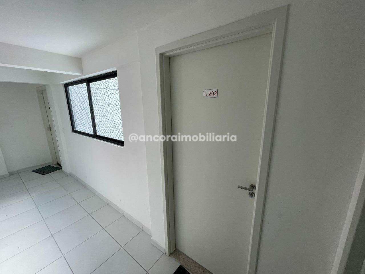 Apartamento para aluguel no Cordeiro: 