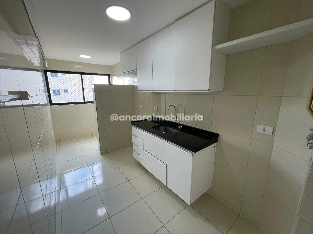 Apartamento para aluguel no Cordeiro: 