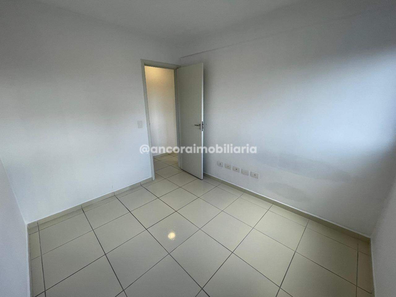 Apartamento para aluguel no Cordeiro: 