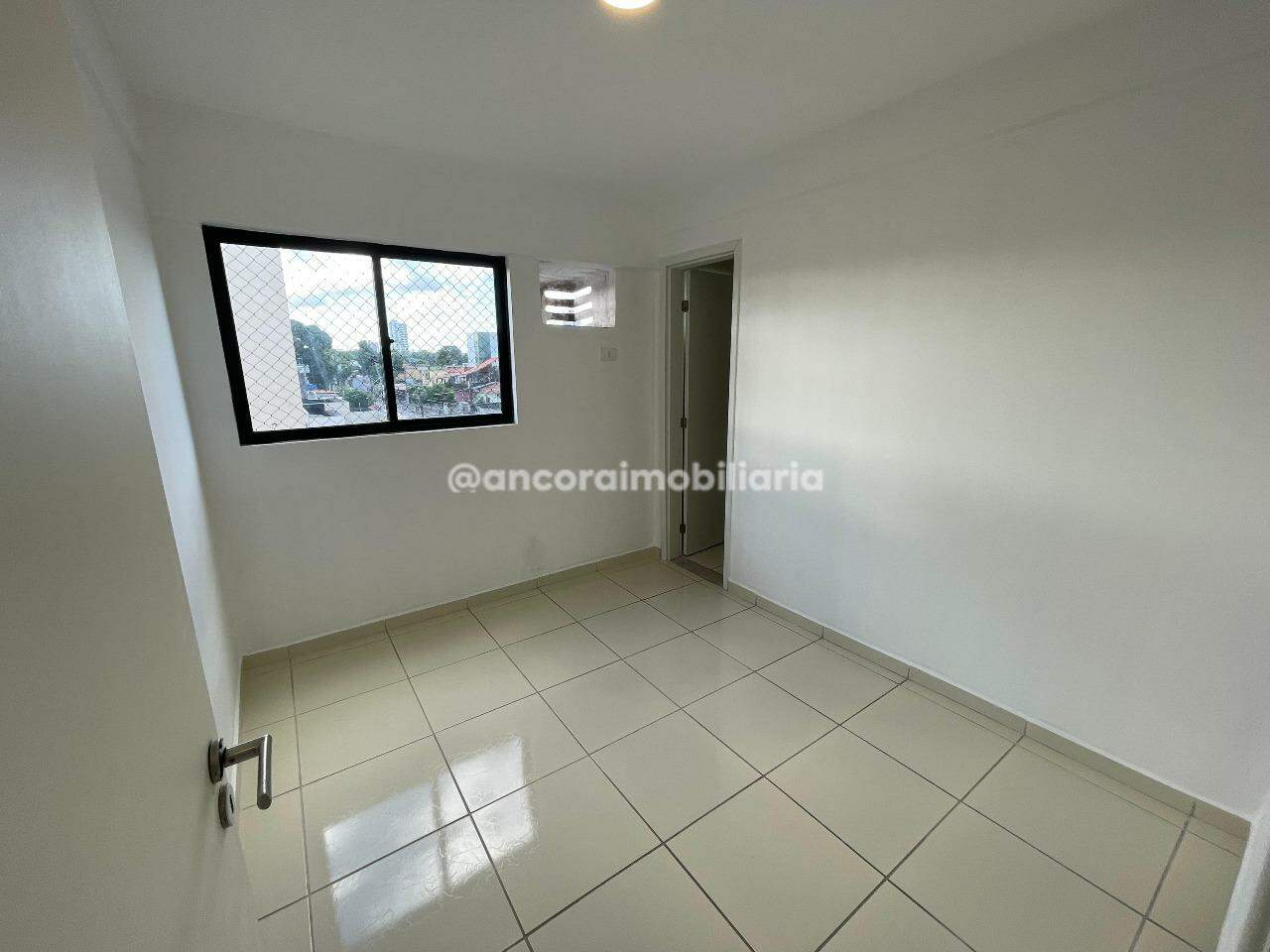 Apartamento para aluguel no Cordeiro: 