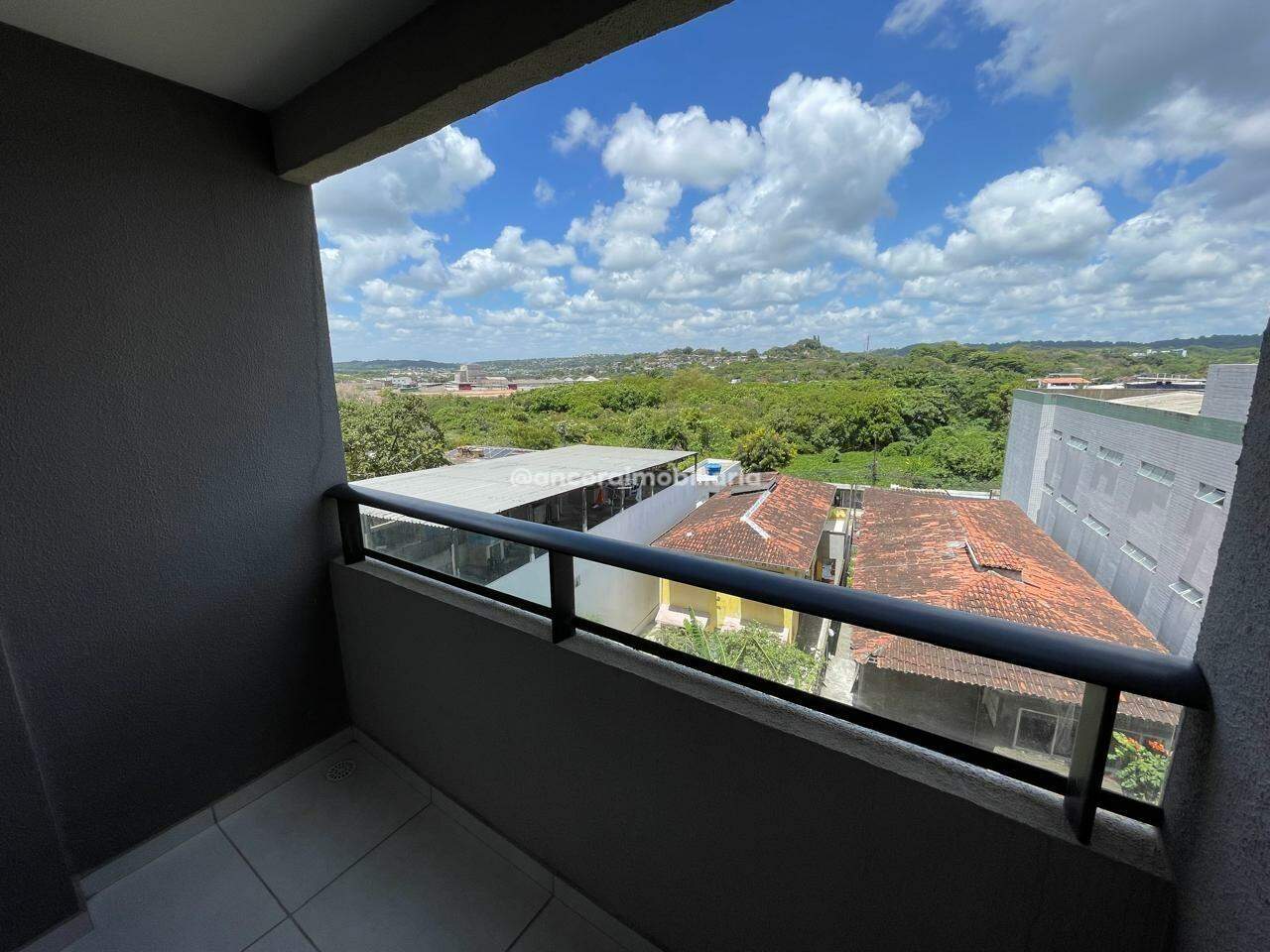 Apartamento para aluguel no Caxangá: