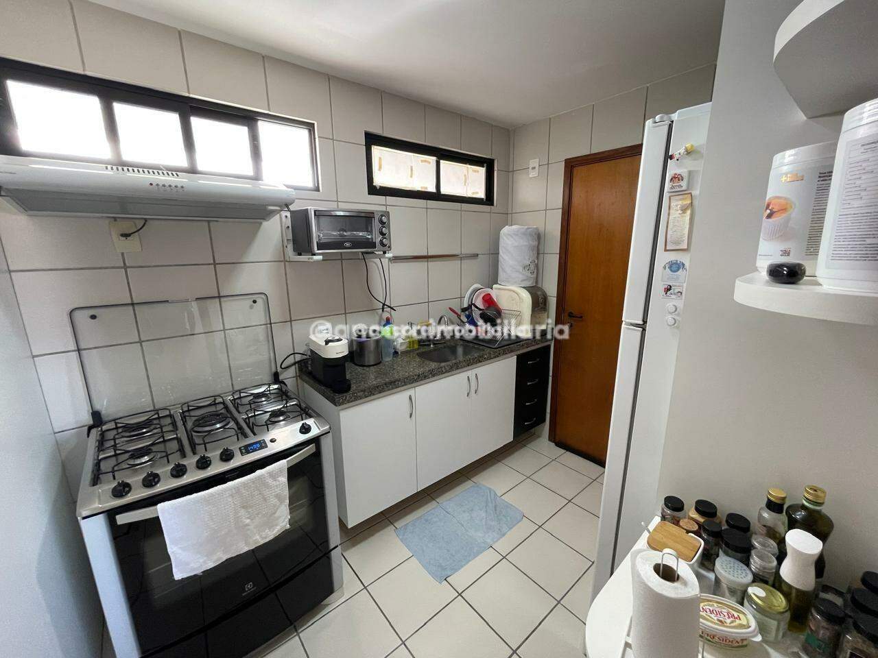 Apartamento para aluguel no Aflitos: 