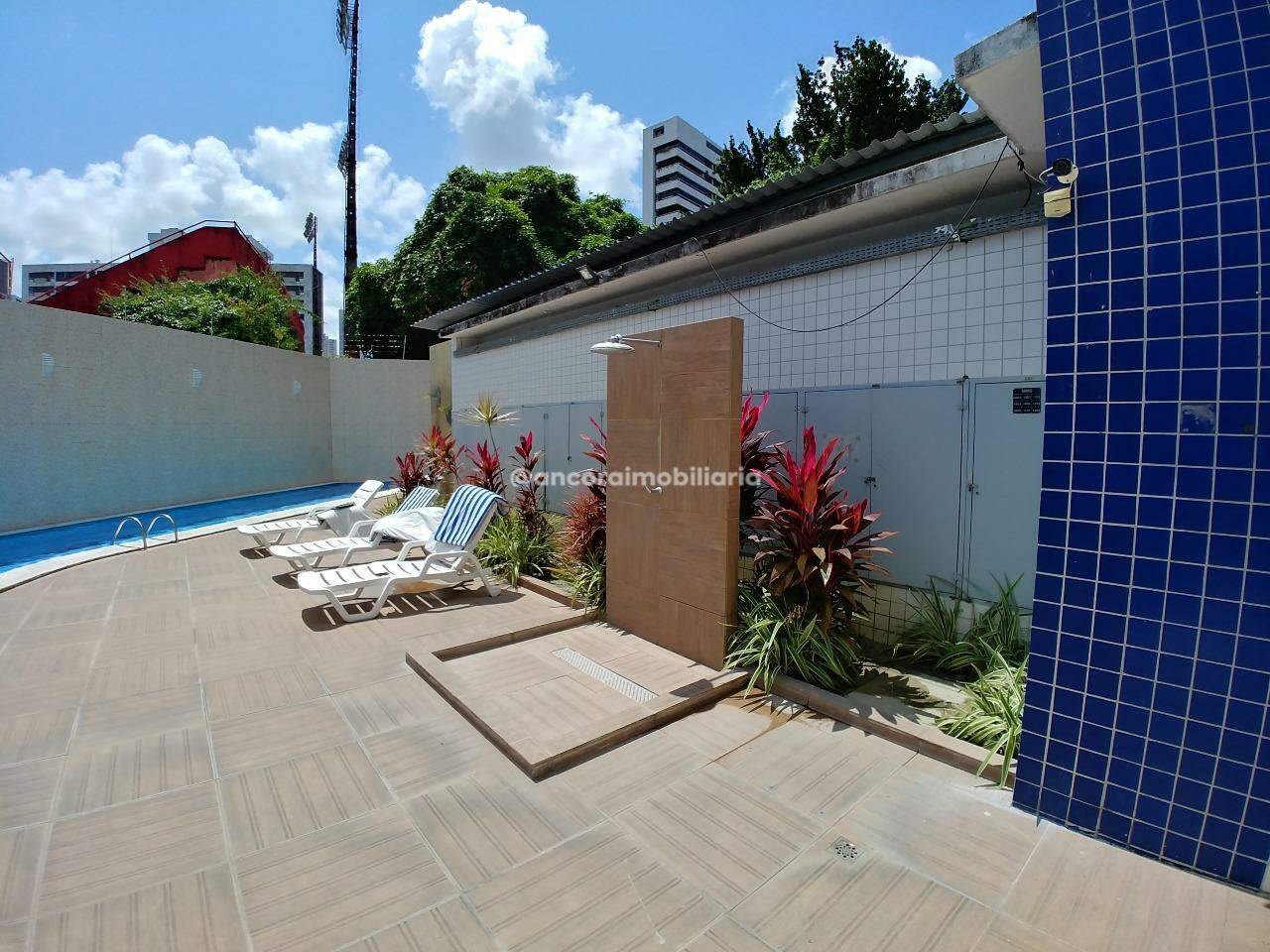 Apartamento para aluguel no Aflitos: 