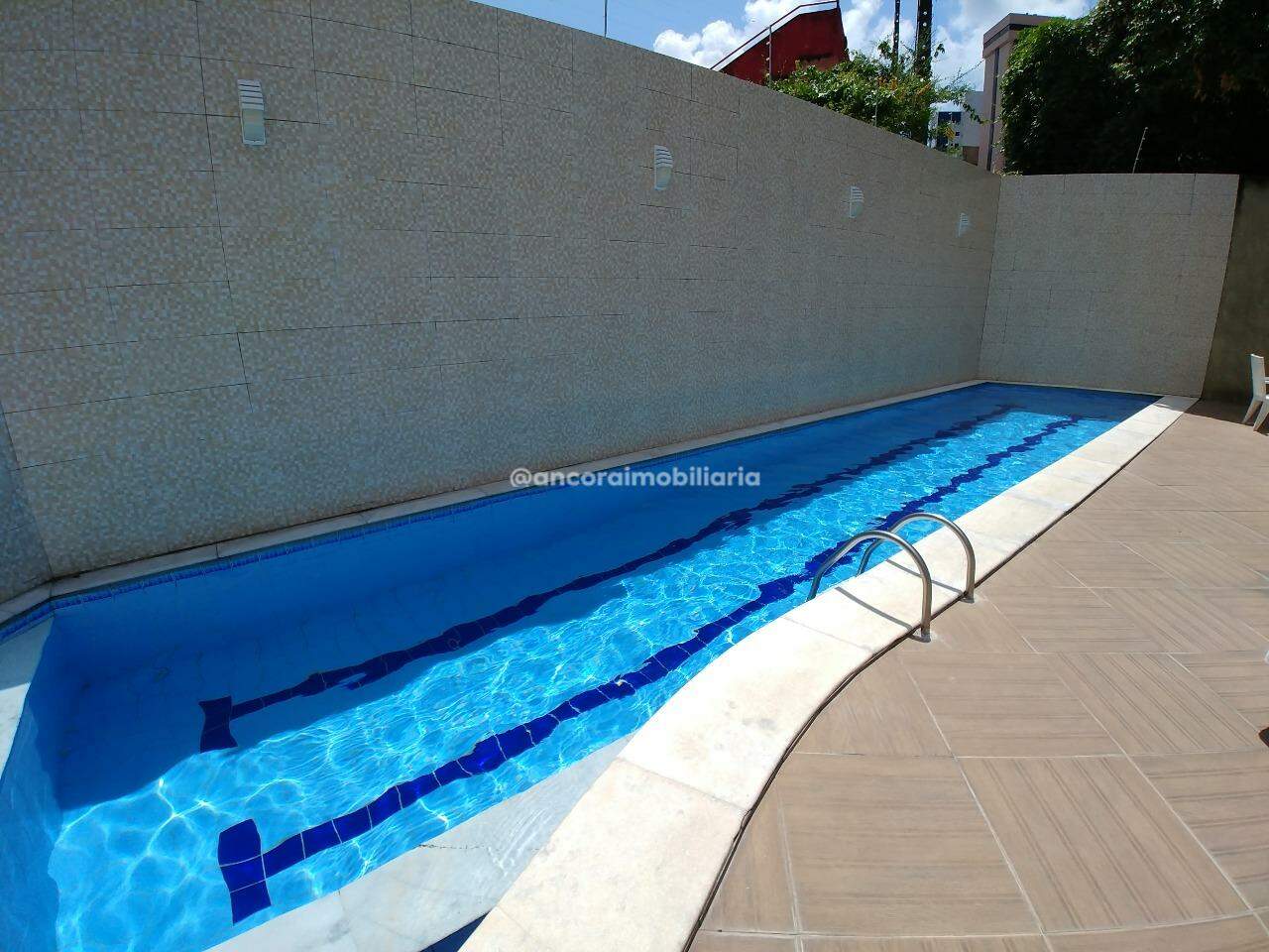 Apartamento para aluguel no Aflitos: 