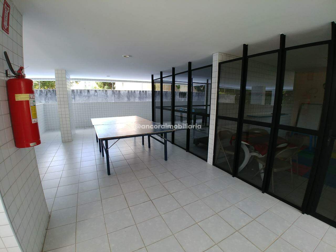 Apartamento para aluguel no Aflitos: 