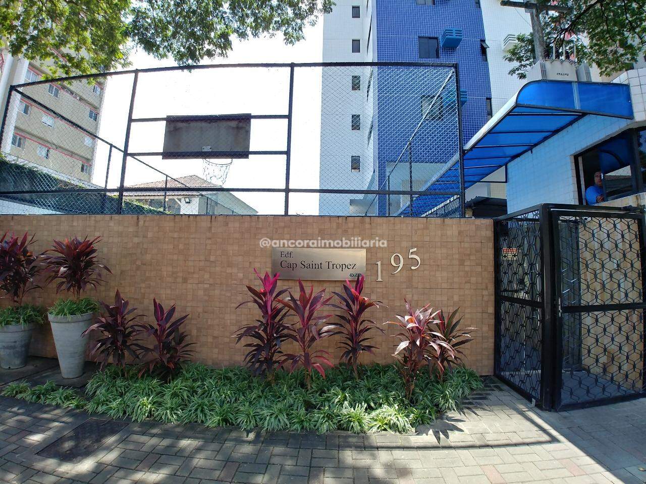 Apartamento para aluguel no Aflitos: 
