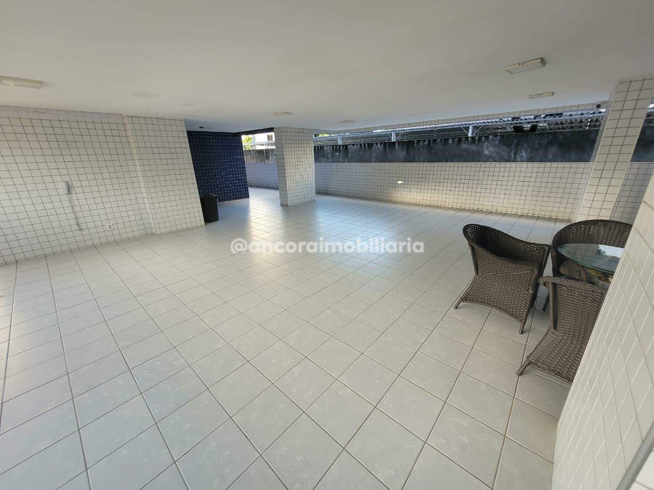 Apartamento para aluguel no Aflitos: 