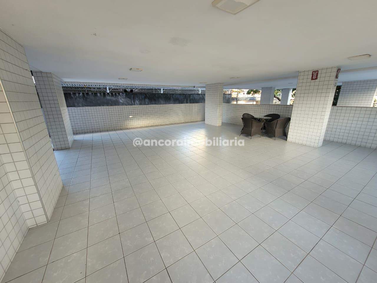 Apartamento para aluguel no Aflitos: 