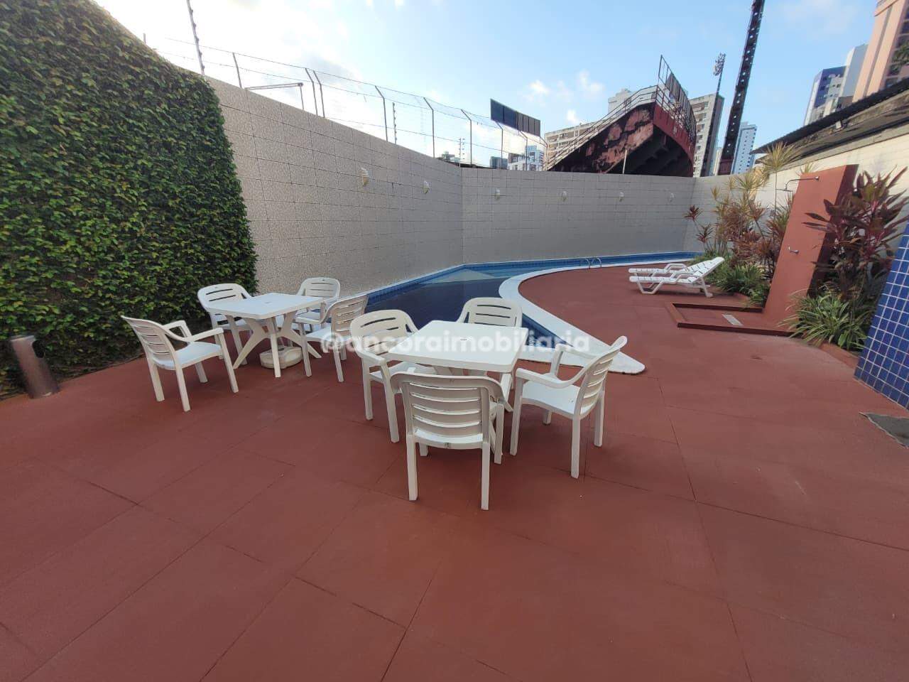 Apartamento para aluguel no Aflitos: 