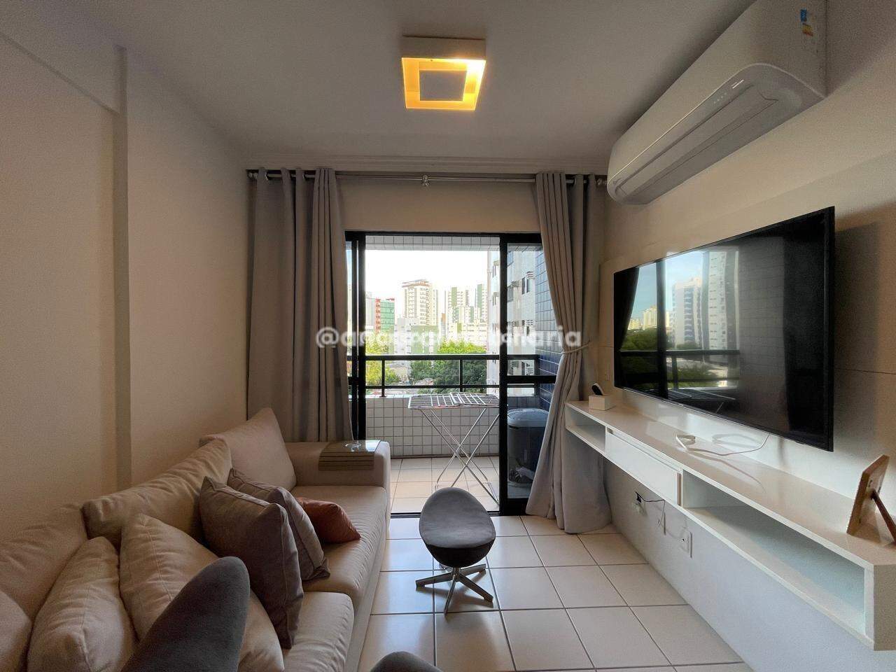 Apartamento para aluguel no Aflitos: 
