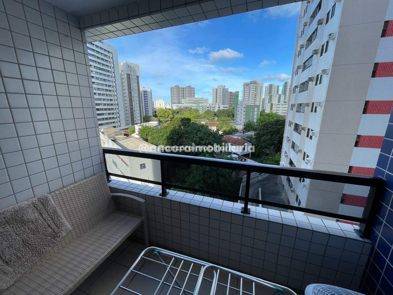 Apartamento para aluguel no Aflitos: 