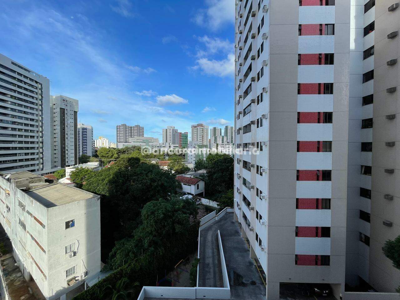 Apartamento para aluguel no Aflitos: 