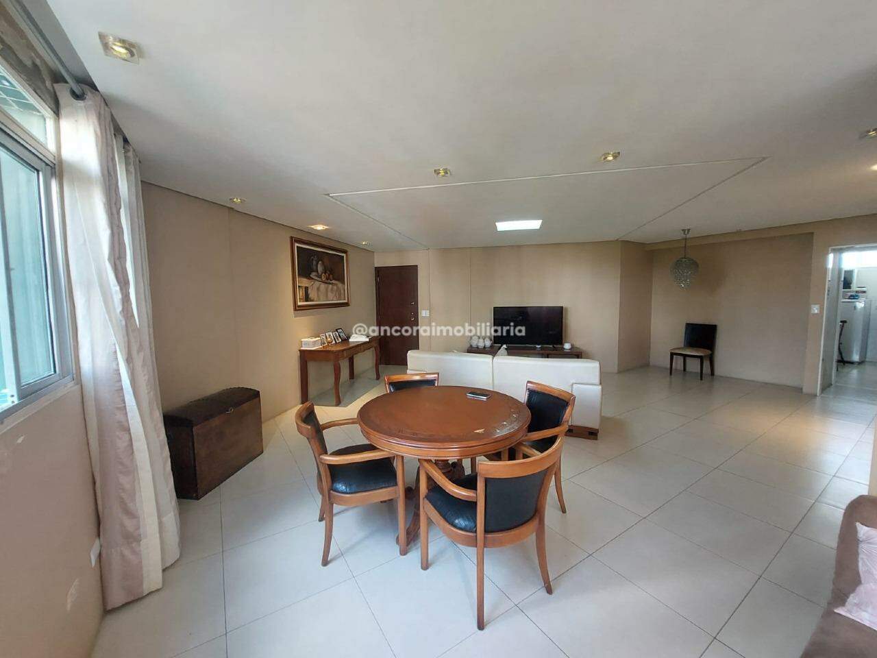 Apartamento à venda no Graças: