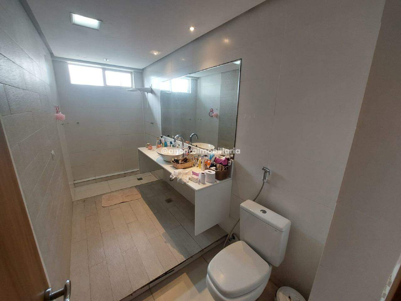 Apartamento à venda no Graças: