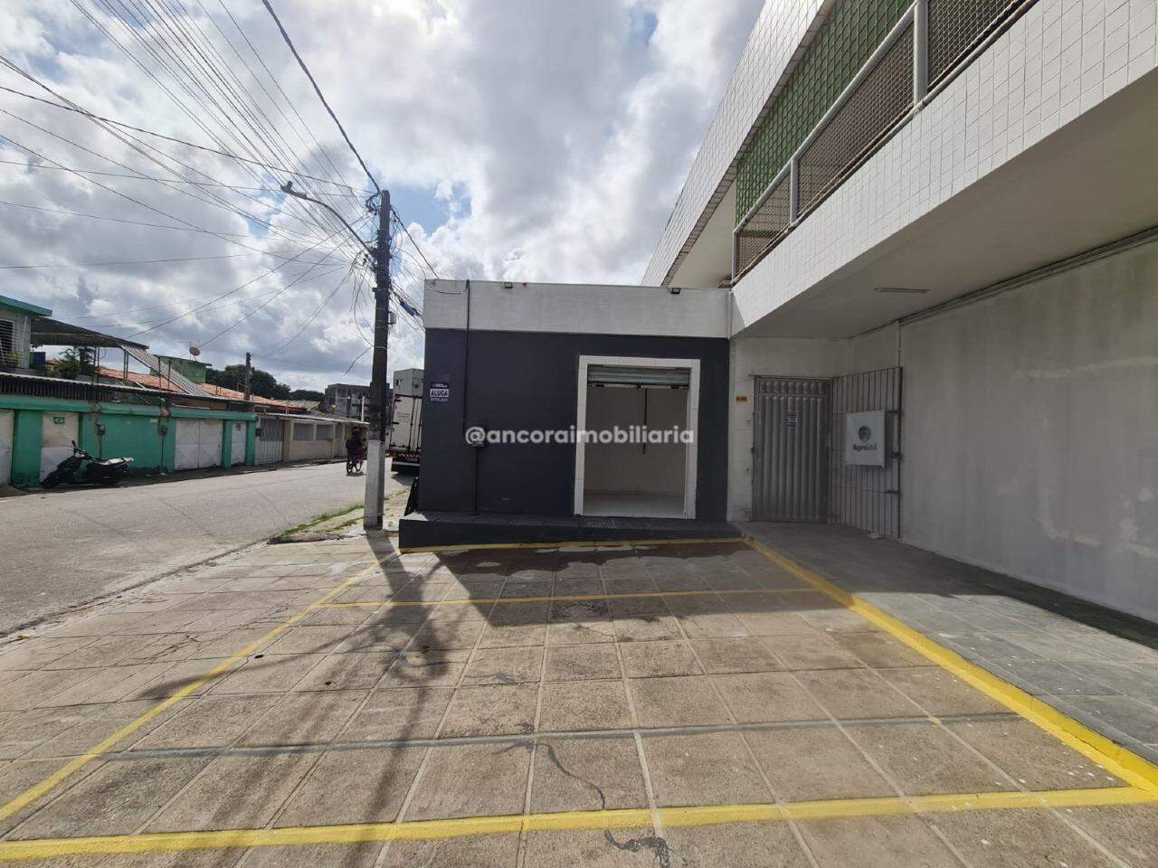 Loja para aluguel no Cordeiro: 