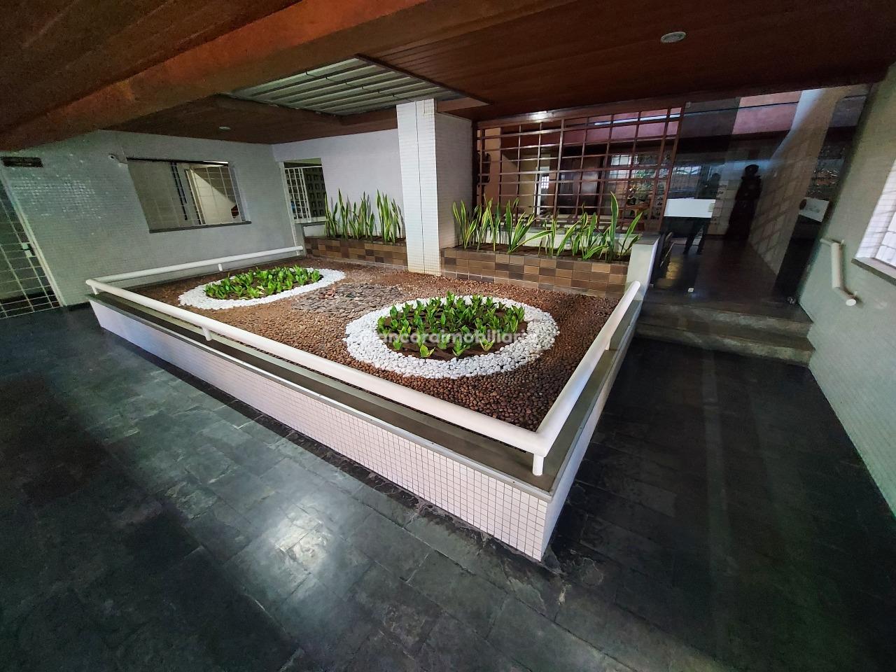 Apartamento à venda no Monteiro: ENTRADA 