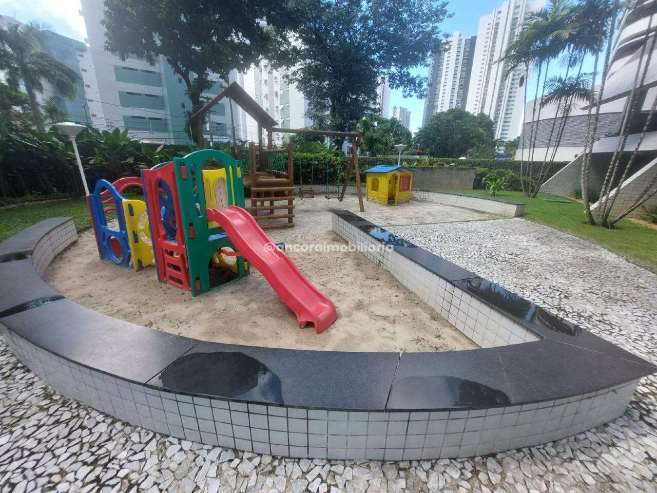Apartamento à venda no Tamarineira: 