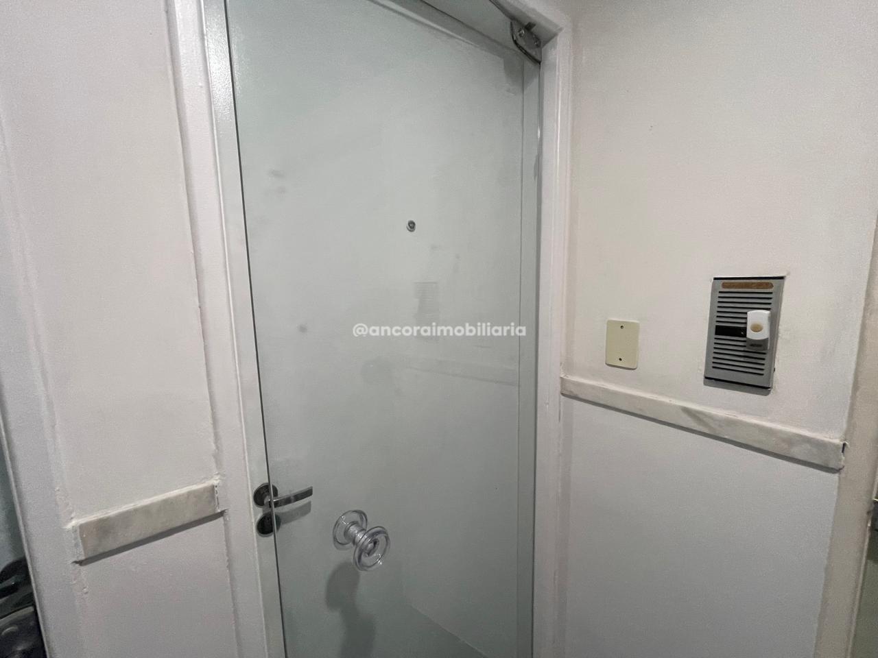 Sala para aluguel no Coelhos: 