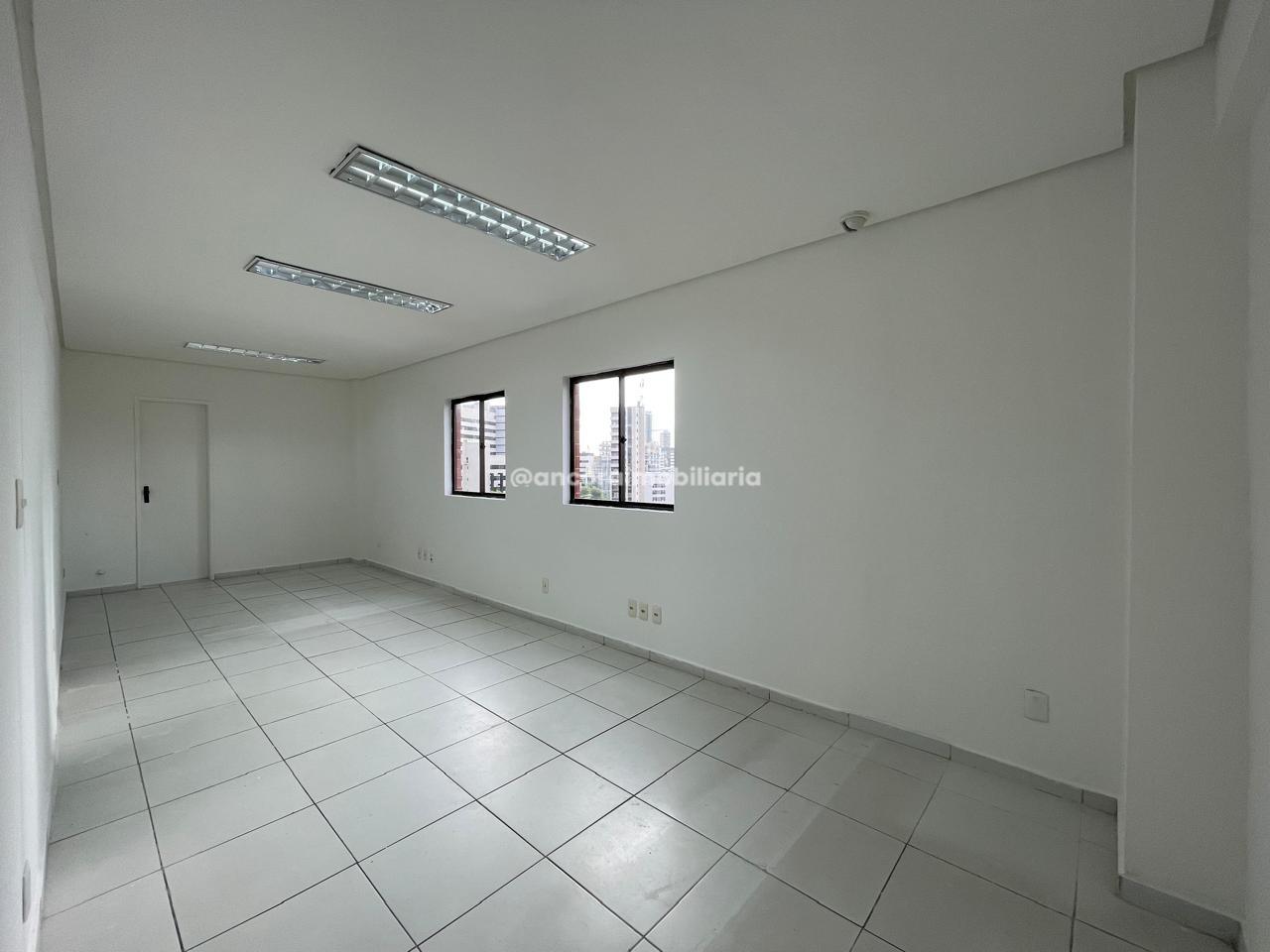 Sala para aluguel no Coelhos: 