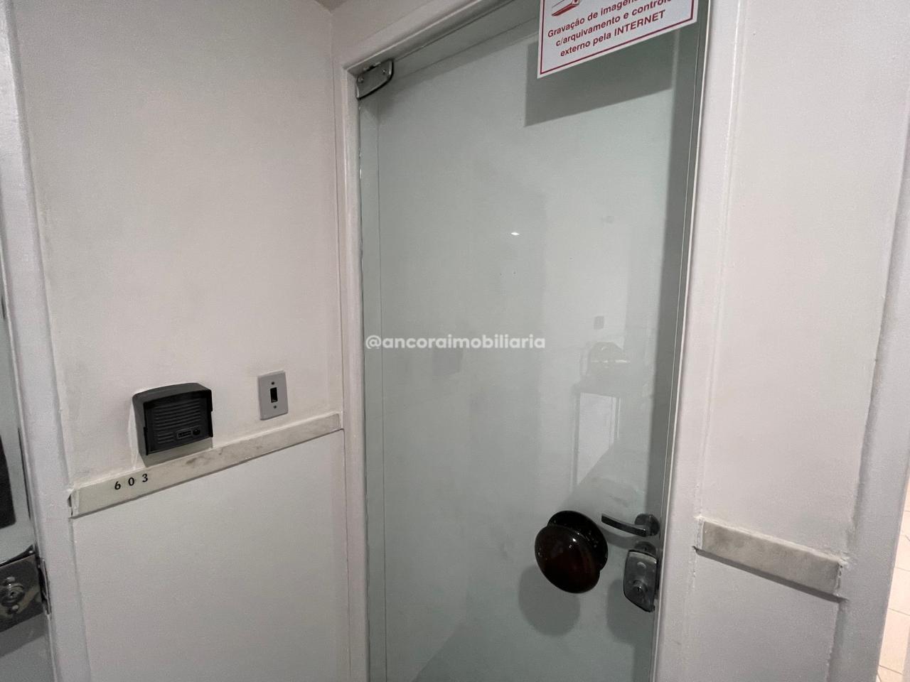 Sala para aluguel no Coelhos: 