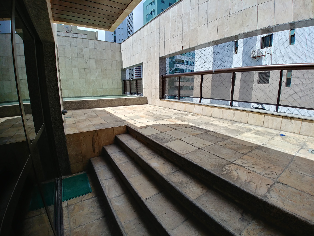 Apartamento à venda no Boa Viagem: Entrada Piscina